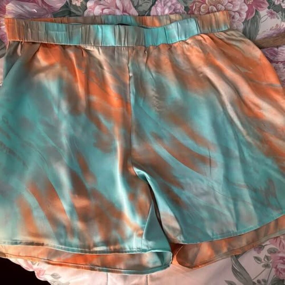 New With Tags Good Times Size 2x Women’s Elastic Waist Shorts 36x5